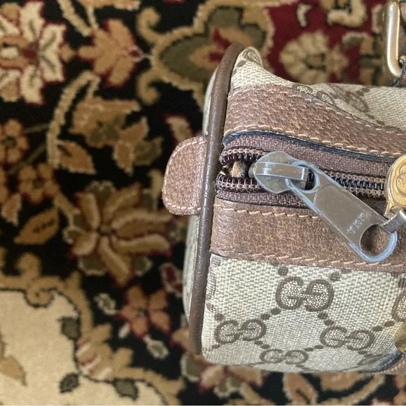 Gucci Monogram Speedy Handbag - Picture 4 of 16